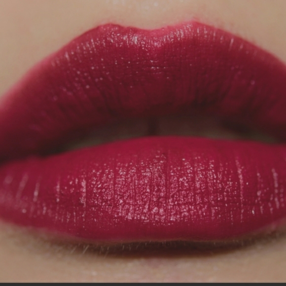 🧚♀️BURNING LOVE Mac Cosmetics Powder Kiss Liquid Lipcolour NWT - Picture 2 of 6